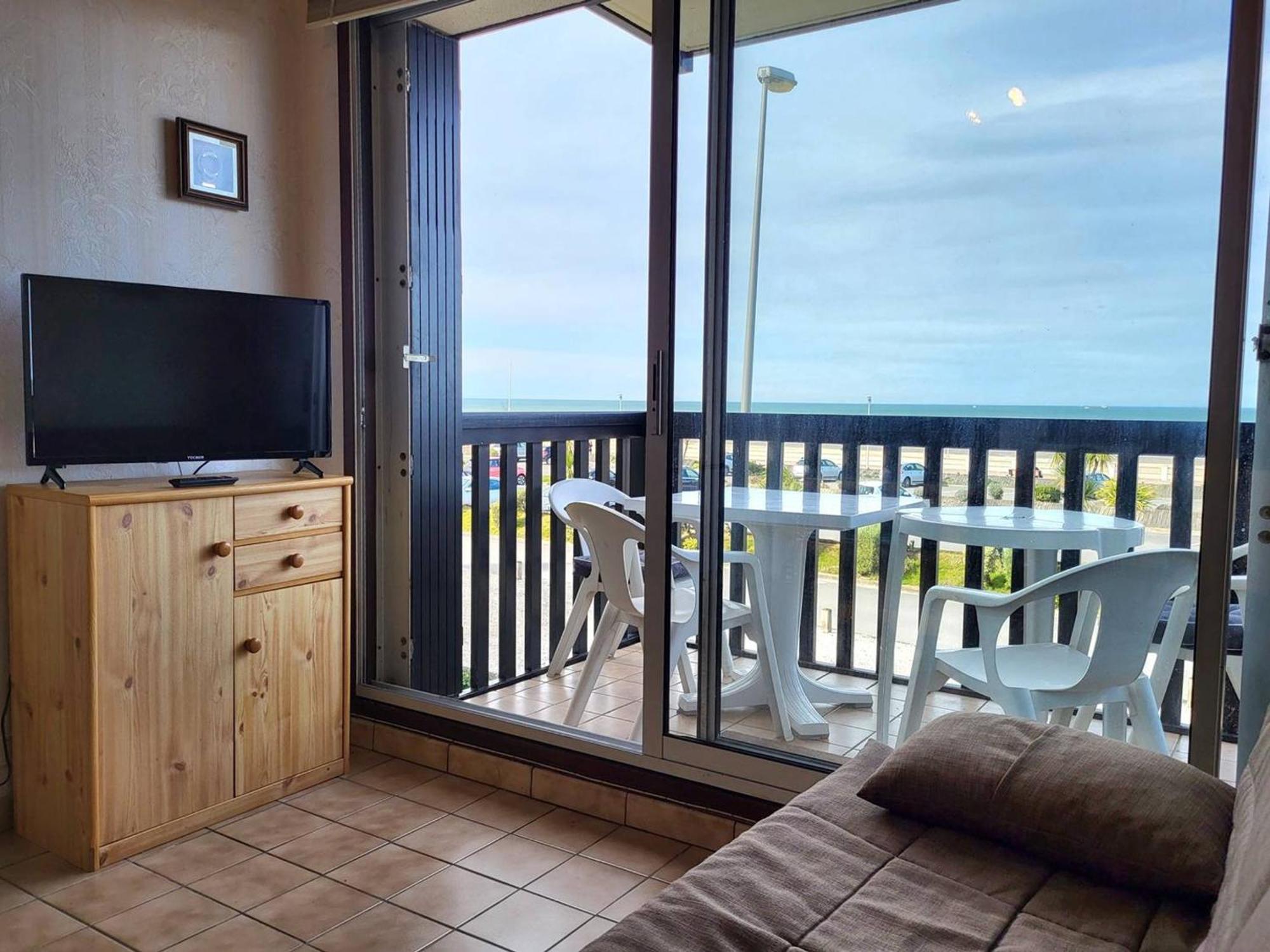 Appartement Familial Centre Ville Avec Parking Et Animaux Permis - Fr-1-465-90 Merville-Franceville-Plage Exterior foto